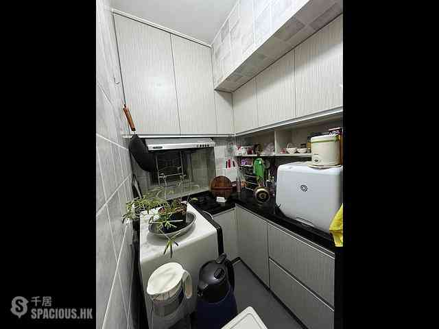 Wan Chai - Pao Woo Mansion 09