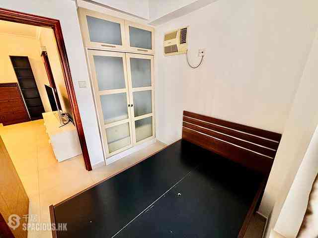 Kennedy Town - Shun On Building 03