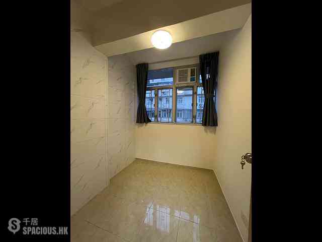 Mong Kok - Kwong Yuen Building 03