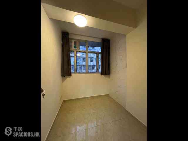 Mong Kok - Kwong Yuen Building 04