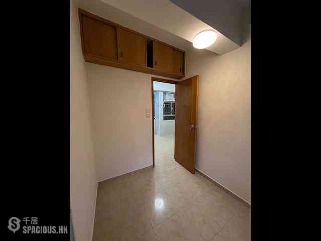 Mong Kok - Kwong Yuen Building 06