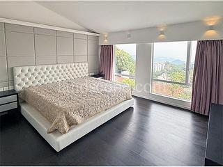 The Peak - Strawberry Hill 06