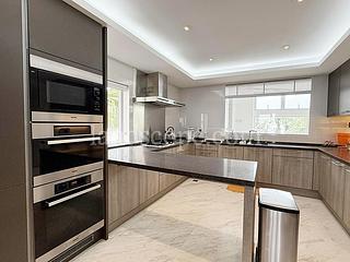 The Peak - Strawberry Hill 11