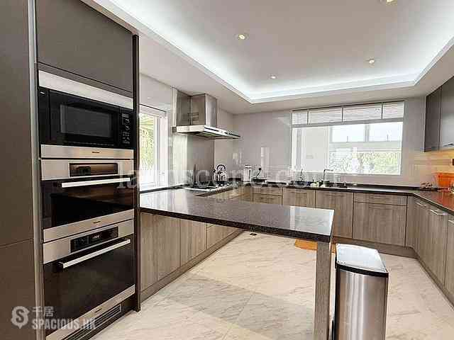 The Peak - Strawberry Hill 11