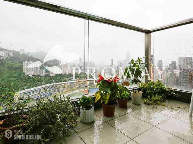 Happy Valley - Broadwood Twelve 03