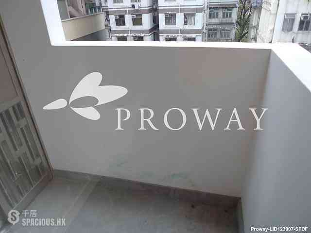 Wan Chai - Wai Cheong Building 06