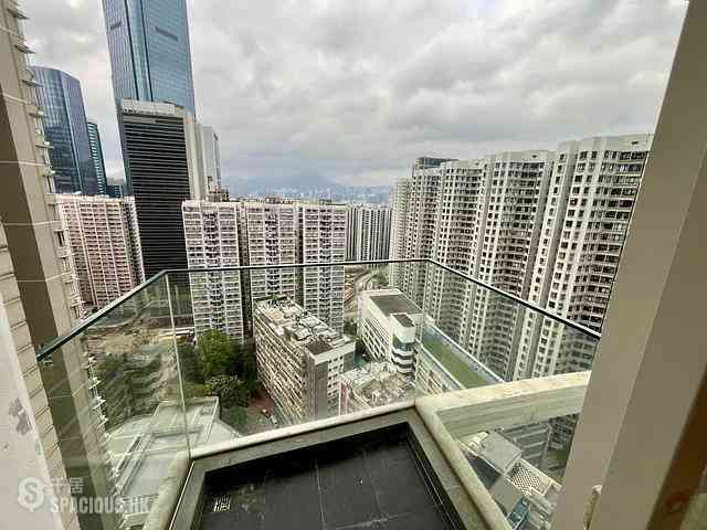 Quarry Bay - The Orchards Block 2 01