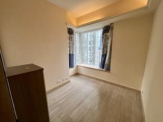 Quarry Bay - The Orchards Block 2 03