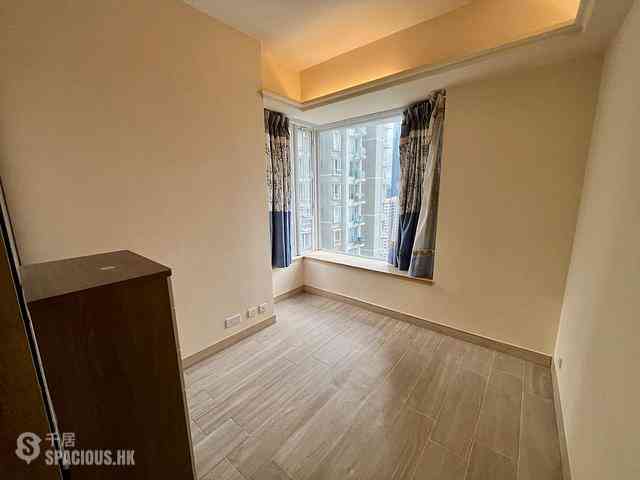 Quarry Bay - The Orchards Block 2 03