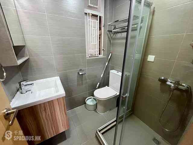Quarry Bay - The Orchards Block 2 04