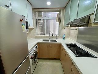 Quarry Bay - The Orchards Block 2 09
