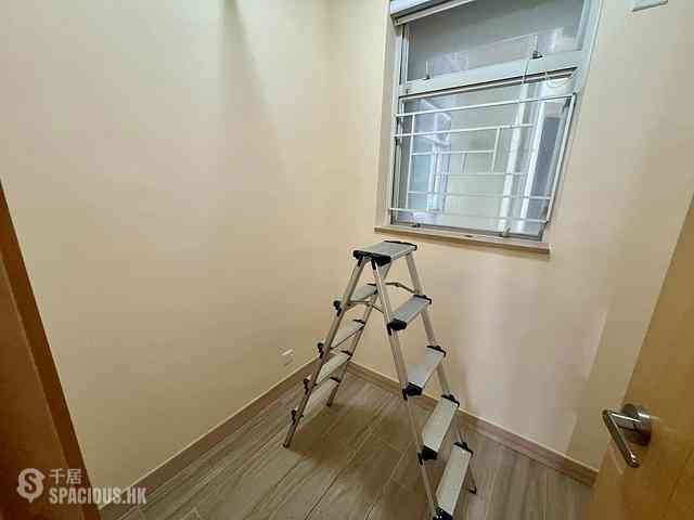 Quarry Bay - The Orchards Block 2 10