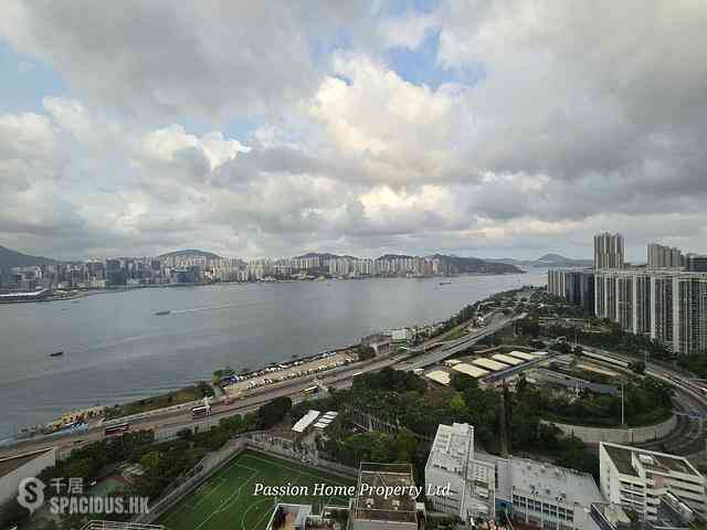 Quarry Bay - Royal Terrace 11