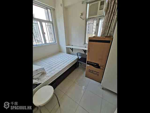 Sai Ying Pun - Tak Lee Building 02