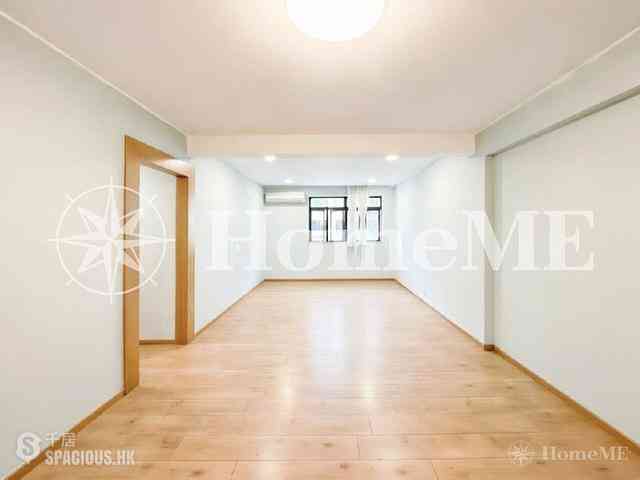 Happy Valley - Antonia House 01