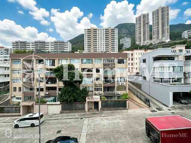 Happy Valley - Antonia House 02