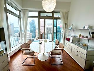 Wan Chai - The Avenue Phase 2 Block 1 04