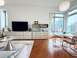 Wan Chai - The Avenue Phase 2 Block 1 05