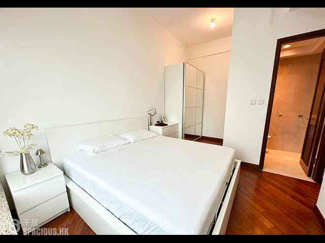 Wan Chai - The Avenue Phase 2 Block 1 06