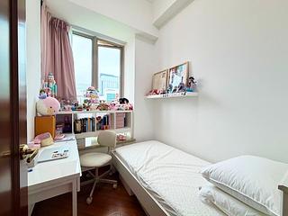 Wan Chai - The Avenue Phase 2 Block 1 08