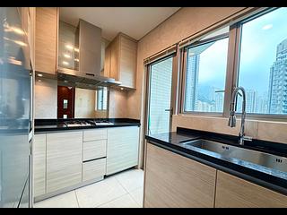 Wan Chai - The Avenue Phase 2 Block 1 14