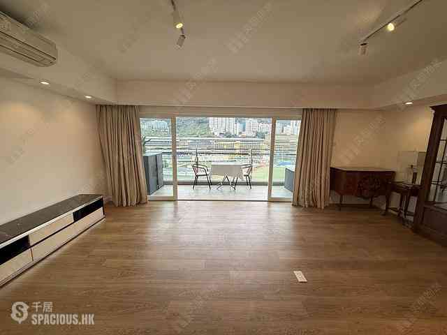 Leighton Hill - Rose Court 04