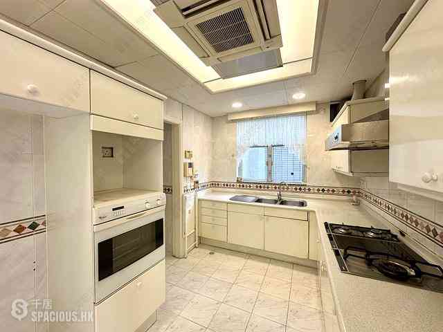 The Peak - Sunshine Villa 03