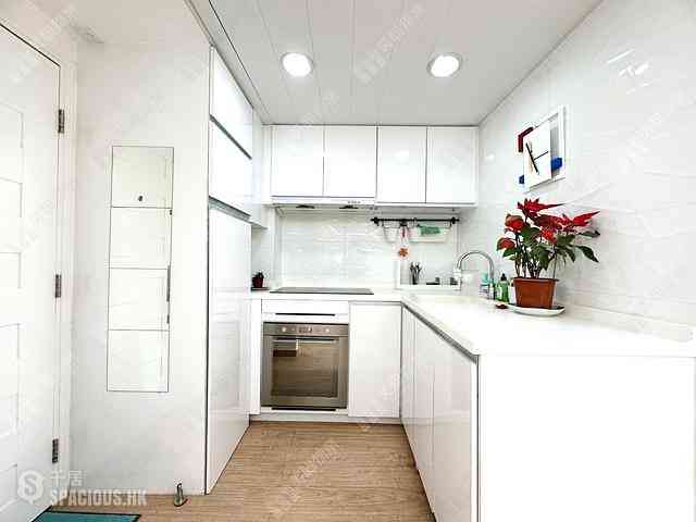 Wan Chai - Man Hee Mansion 03