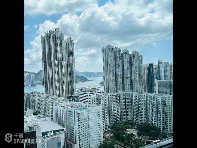 Quarry Bay - The Holborn Block B 01