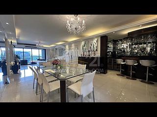 Pok Fu Lam - Baguio Villa Block 42 06