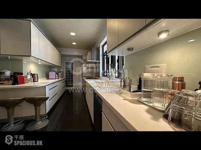 Pok Fu Lam - Baguio Villa Block 42 07