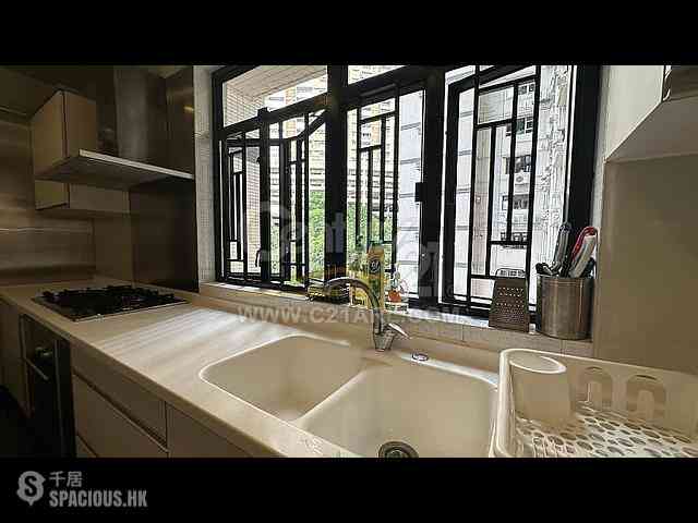 Pok Fu Lam - Baguio Villa Block 42 09
