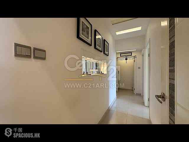 Pok Fu Lam - Baguio Villa Block 42 10