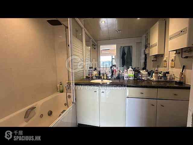 Pok Fu Lam - Baguio Villa Block 42 16