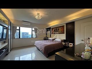 Pok Fu Lam - Baguio Villa Block 42 17