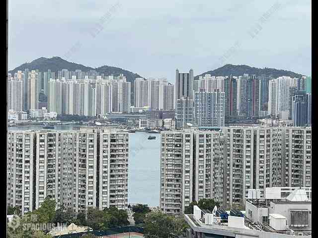 Quarry Bay - The Holborn 01