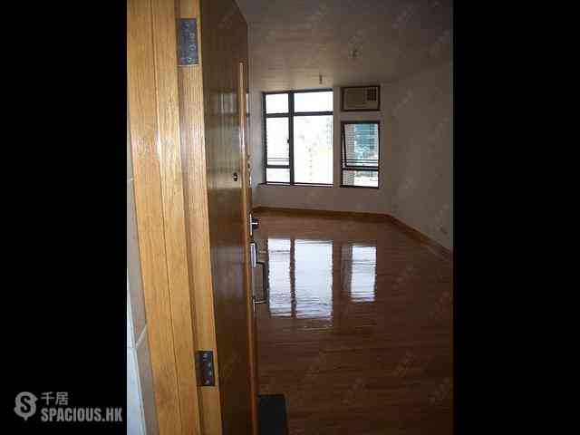 Central - Hollywood Terrace 01