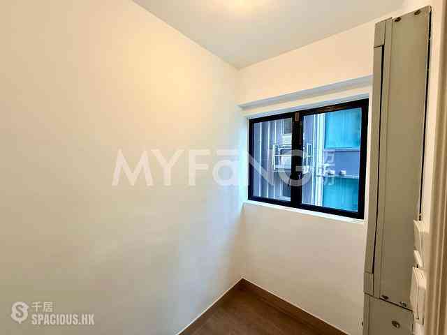 Mid Levels Central - 62B, Robinson Road 11