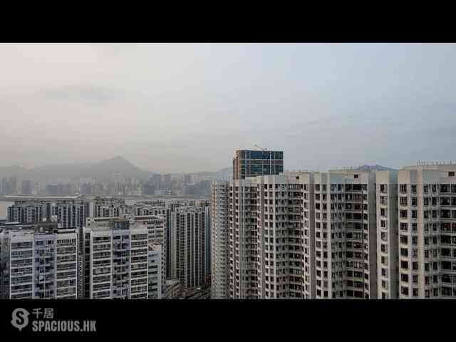 Quarry Bay - The Orchards Block 2 10