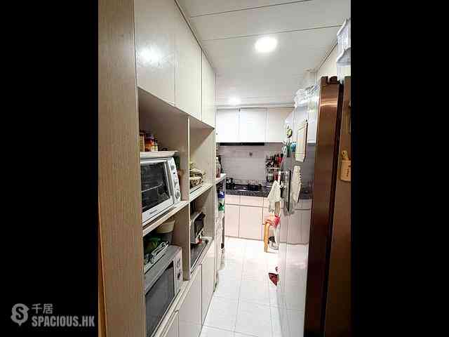 Sai Wan Ho - Tung Hei Court King Hei House (Block A) 04