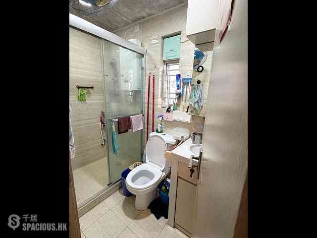 Sai Wan Ho - Tung Hei Court King Hei House (Block A) 06