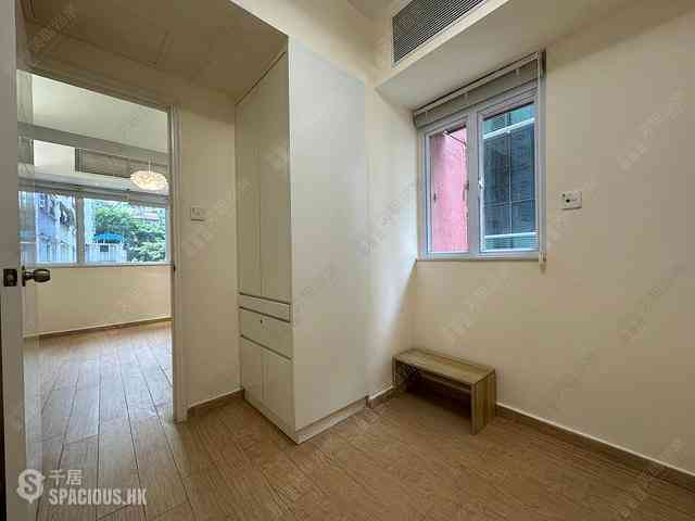 Wan Chai - Man Hee Mansion 02