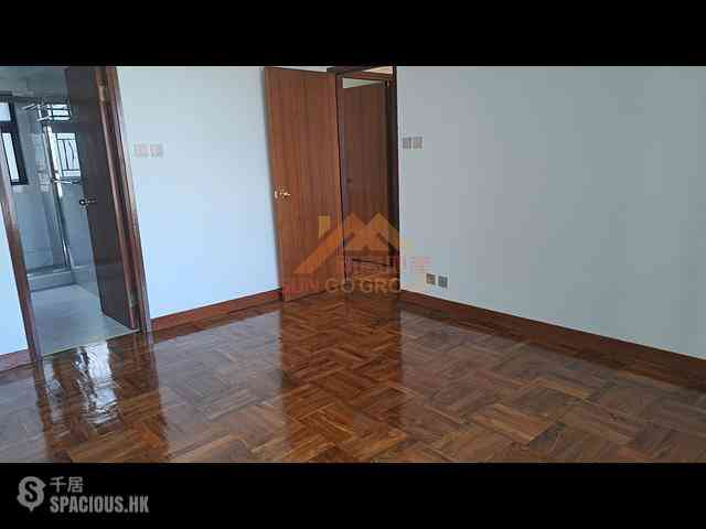 Mid Levels Central - The Grand Panorama Block 3 08