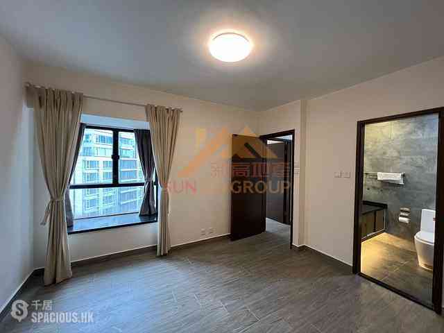 Mid Levels Central - The Grand Panorama Block 3 16