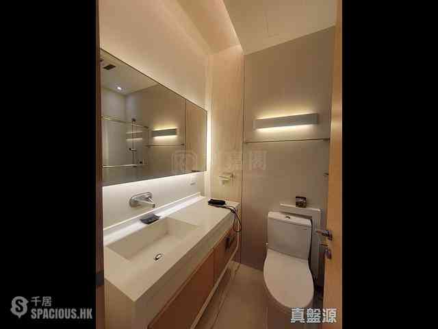 West Kowloon - The Arch Sky Tower (Block 1) 09