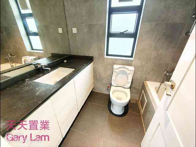 Clear Water Bay - Tai Hang Hau 02