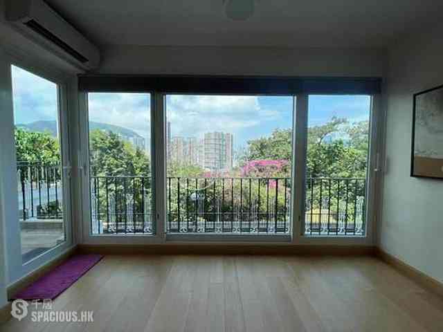 Tai Hang - Swiss Towers 02