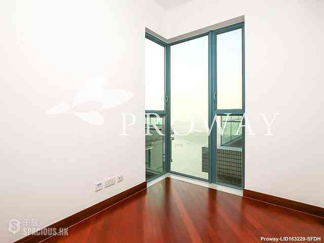 Tai Kok Tsui - The Long Beach 11