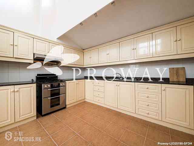 The Peak - Strawberry Hill 12
