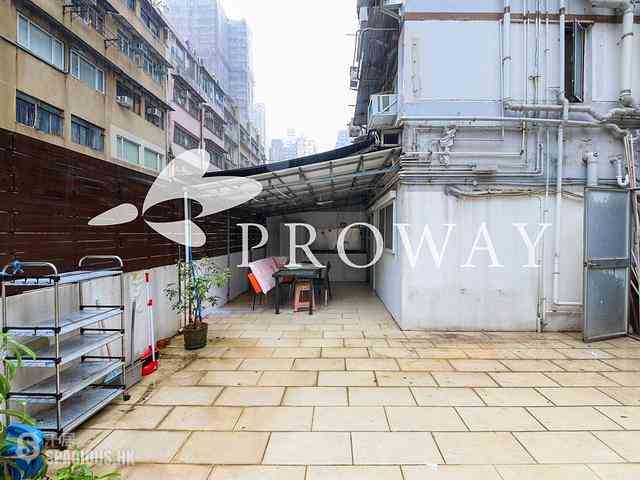 Sai Ying Pun - Tung Cheung Building 01